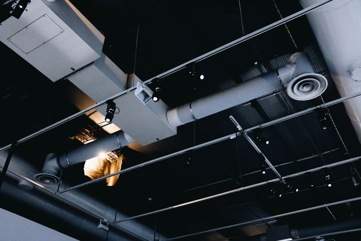 Industrial Chiller and HVAC System Overview: Discover Cooling Equipment, Temperature Control Basics, Installation Advice, and Operational Guide