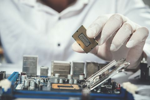 Silicon Wafer Manufacturing and Chip Fabrication Basic: Read Wafer Processing, Production Methods, Industry Advice, and Technical Knowledge